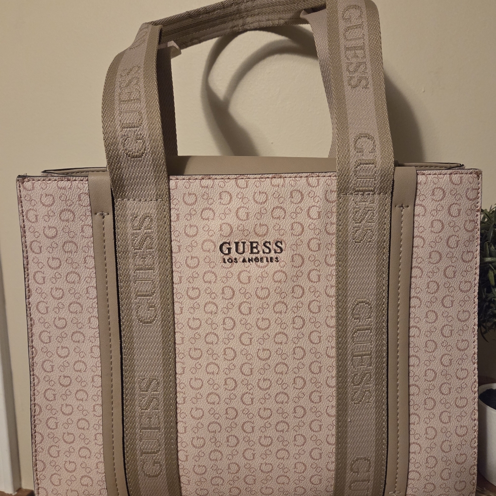 NWOT Guess Tan Tote Bag w Monogram Pattern beautiful Bag Pristine Conditon !
